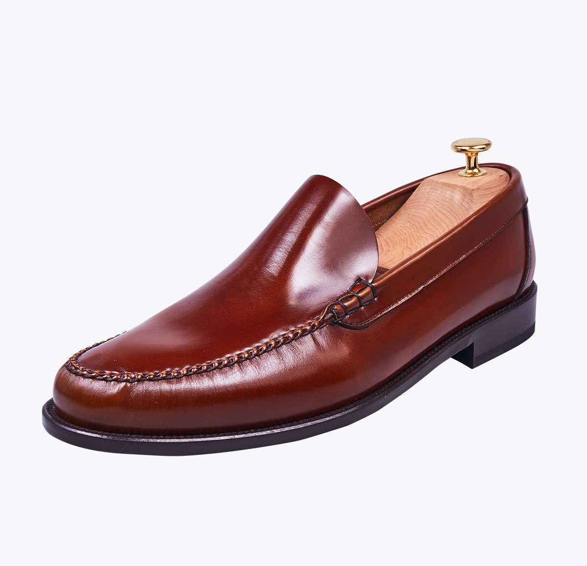 Mocasín Castellano liso chesnut hecho a mano en mandalashoes, Santanyí Mallorca. Hand made shoes. Nach Mass Schuhe